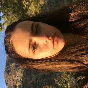 Meet your Posher, Claire